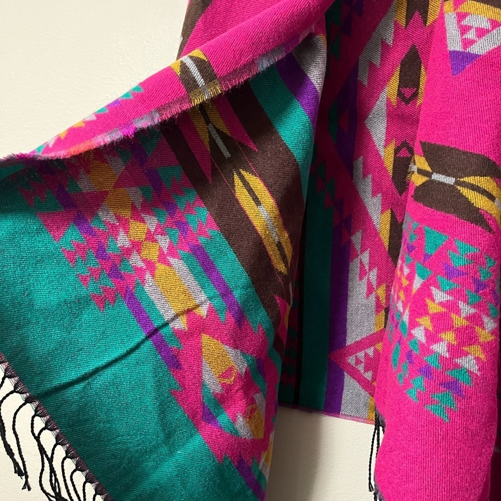 Women's Hooded Cape Shawl - Aztec Print Bohemian Poncho one size - Picture 5 of 5